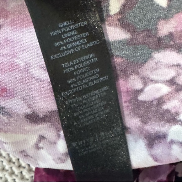 White House Black Market Multicolor Floral Blouse - Picture 7 of 7